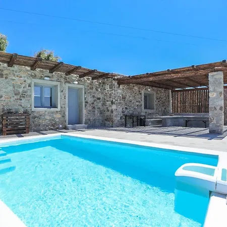 The George With Private Pool, Close To - Chora Villa