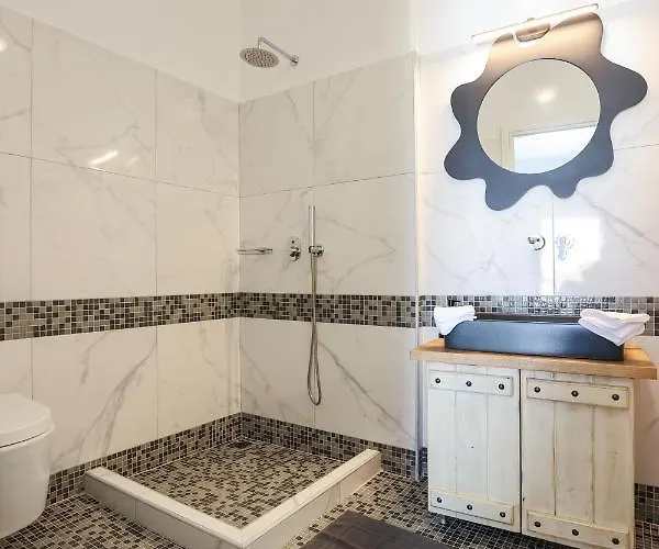 فيلة The George With Private Pool, Close To - Chora