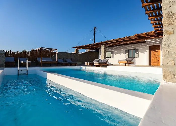 The George With Private Pool, Close To - Chora فيلة
