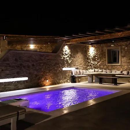 The George With Private Pool, Close To - Chora *