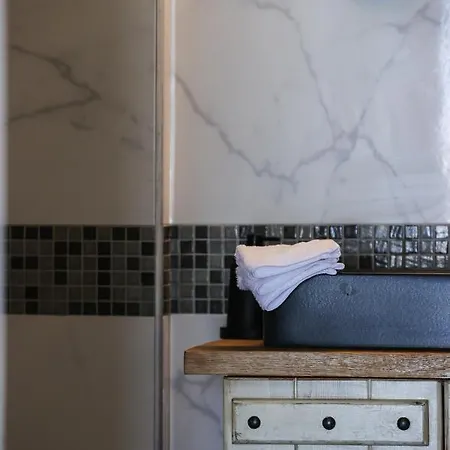 The George With Private Pool, Close To - Chora *