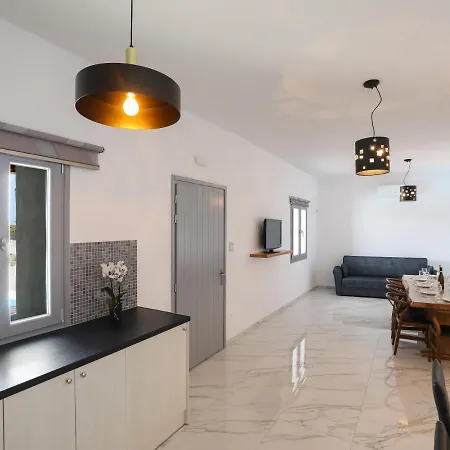 The George With Private Pool, Close To - Chora *
