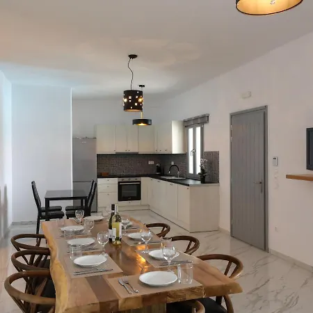 The George With Private Pool, Close To - Chora