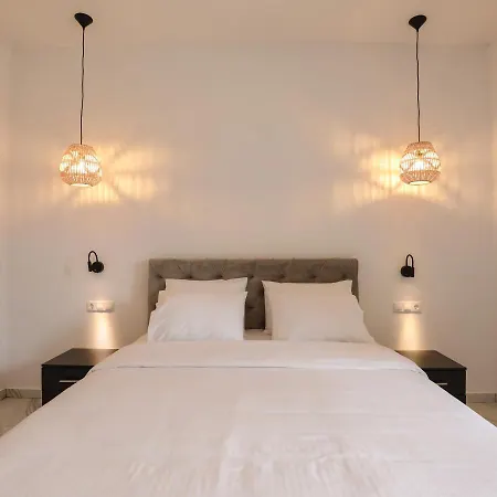 The George With Private Pool, Close To - Chora *