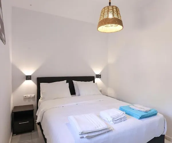 The George With Private Pool, Close To - Chora