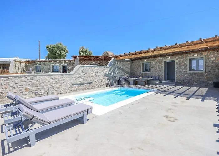 The George With Private Pool, Close To - Chora