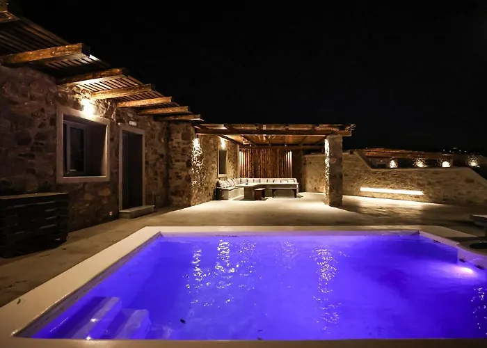 The George With Private Pool, Close To - Chora