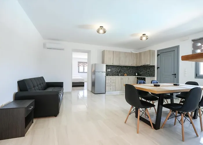 The George With Private Pool, Close To - Chora Villa *