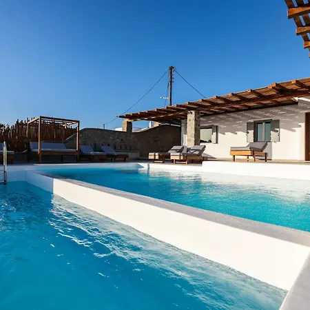 The George With Private Pool, Close To - Chora Villa